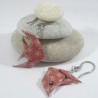 Boucles Poissons Origami rouge foncé avec étoiles stylisées blanches - 23,00 €